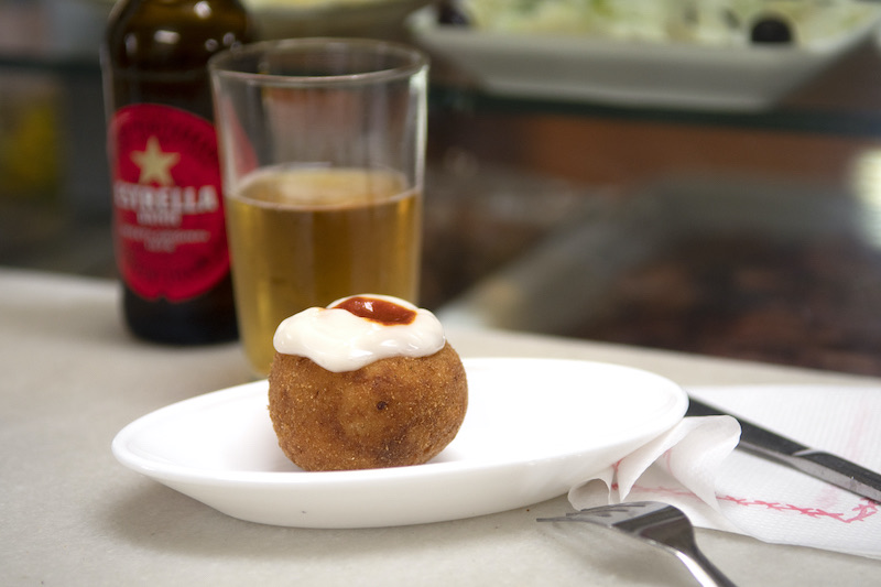 La Cova Fumada authentic tapas bar Barceloneta