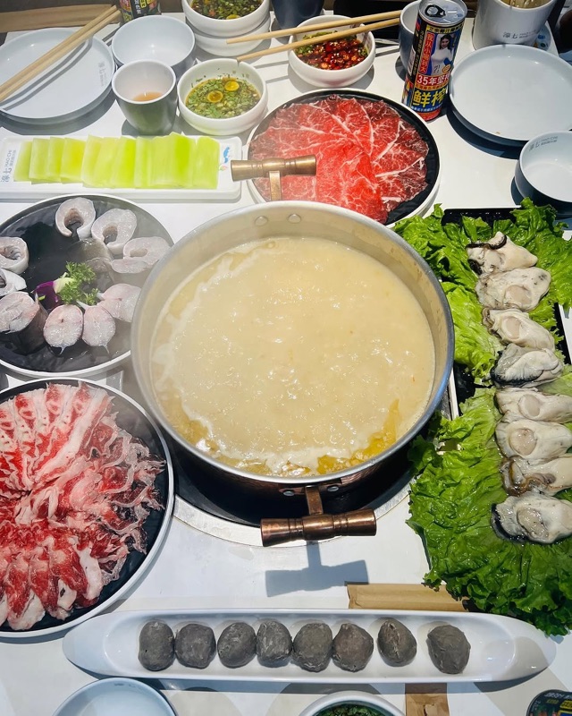 Great Wall Hot Pot (长城火锅) — hot pot restaurant in Beijing