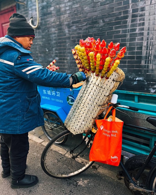 Tanghulu (糖葫芦) Vendors — street food spot in Beijing