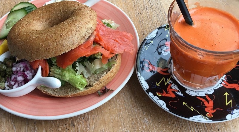 På Besøk in Nygård — På Besøk, meaning 'on a visit,' lives up to its name with a warm, inviting ambia