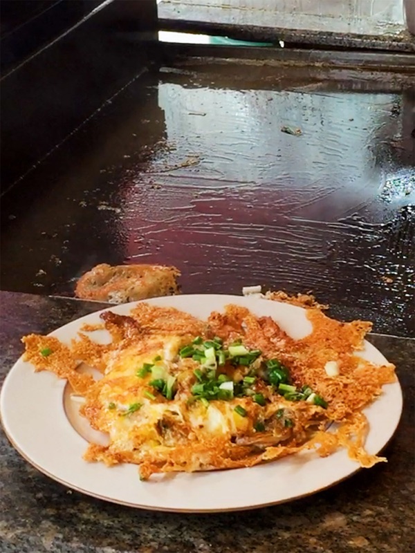 Hoi Tod Chaw Lay in Thonglor area