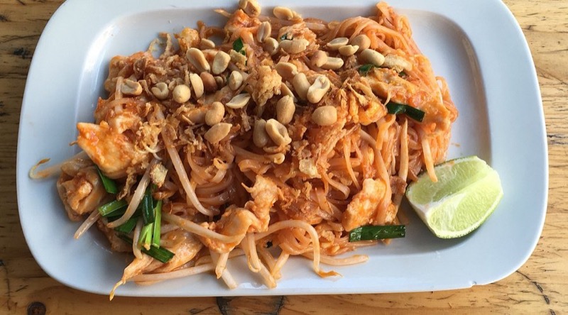 Mae Charoen Thai Imbiss pad thai and curry Sonnenallee Berlin