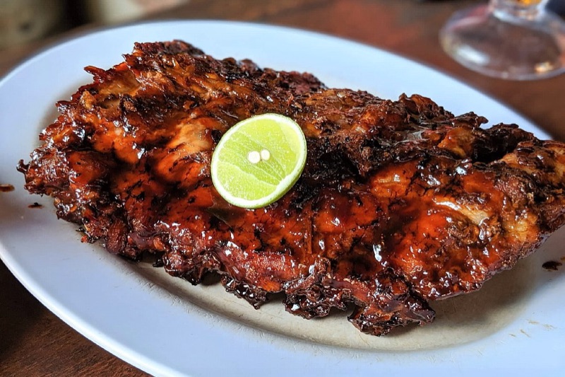 Naughty Nuri's Warung in Jl. Raya Sanggingan, Ubud