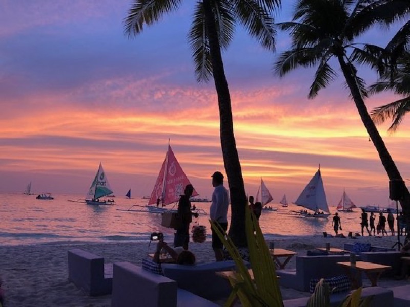 11 Best Sunset Bars in Boracay