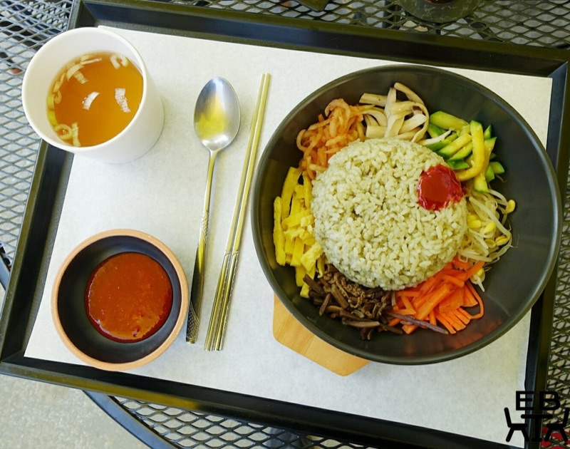 Green tea bibimbap and jjajangmyeon at Daehan Dawon restaurant