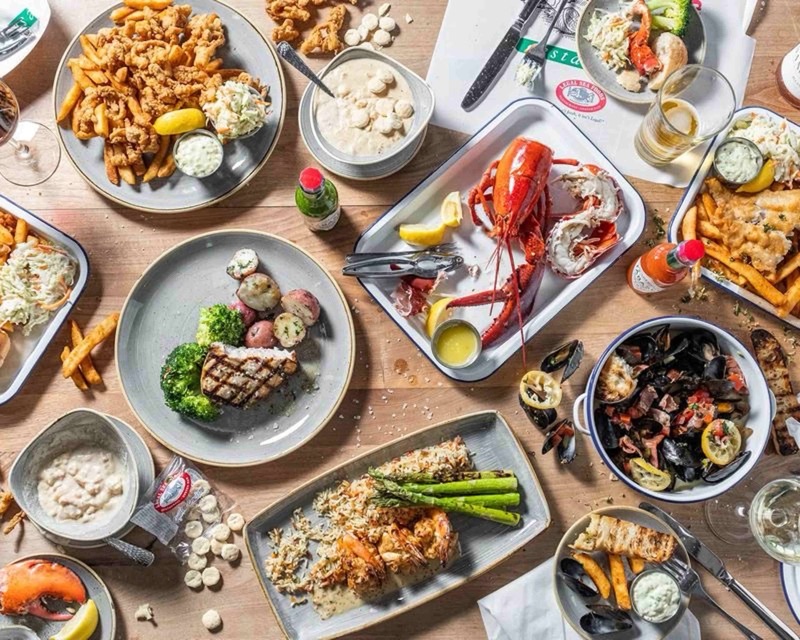 Legal Sea Foods Harborside in Seaport — Legal Sea Foods Harborside is a multi-level flagship restaurant offering stunnin