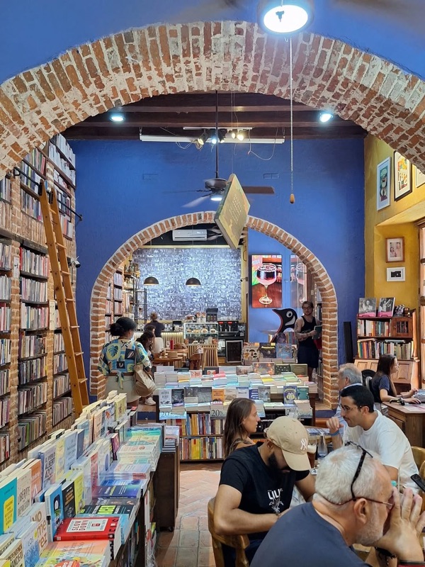 Ábaco Libros y Café