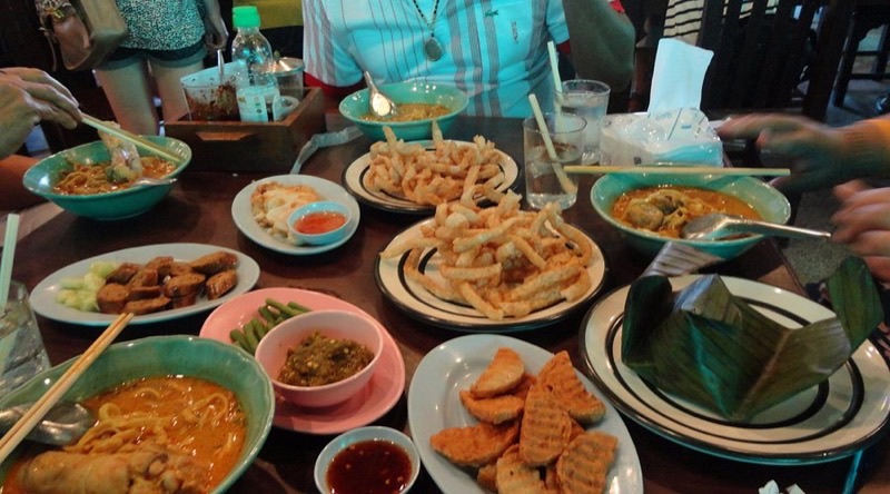 Khao Soi Lamduan (Faham) in Charoen Rat Road