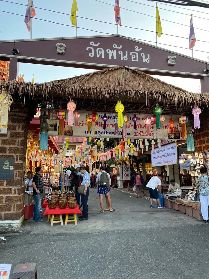 Tha Phae Road Street-Side Massage in Tha Phae Road