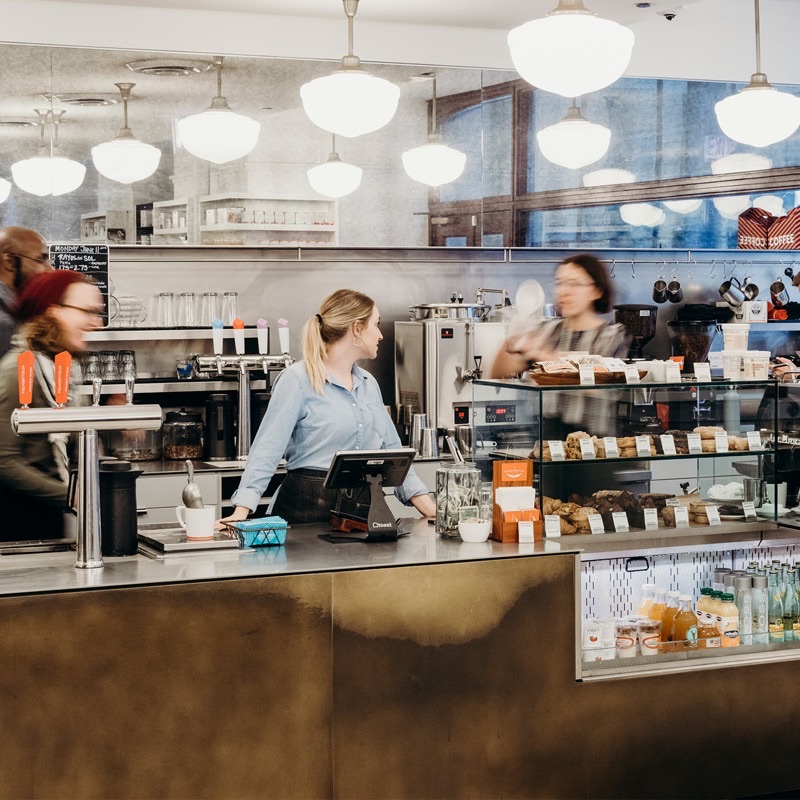 Intelligentsia Coffee in Loop (Monadnock) — A cornerstone of the third-wave coffee movement, Intelligentsia offers meticulou