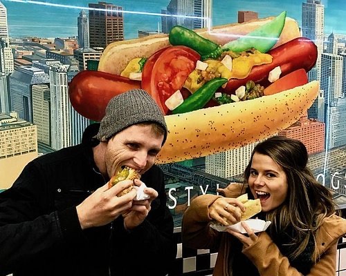 Walk Eat Chicago - Lincoln Park Food Tour in Lincoln Park — Discover the charm and culinary delights of Lincoln Park, one of Chicago's most 