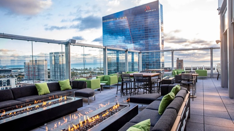 VU Rooftop Bar in South Loop — Perched 22 stories high in the South Loop, VU Rooftop Bar offers a unique perspe