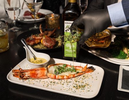 Kinzie Chophouse in River North — A long-standing River North institution, Kinzie Chophouse delivers a classic ste