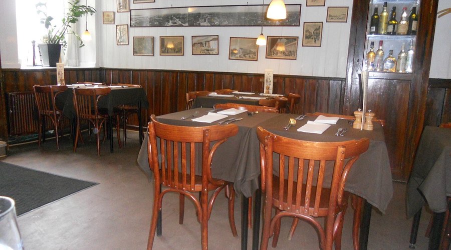 Café Gammeltorv smørrebrød in central Copenhagen