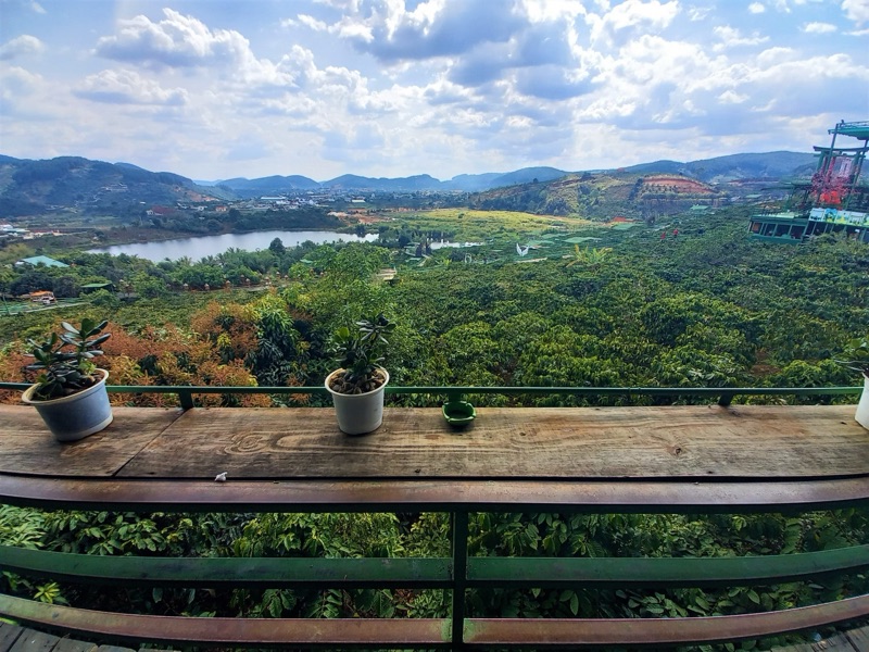 An Cafe Persimmon Cafe with view in Da Lat