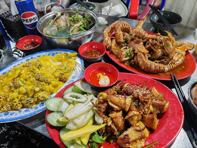Phương 2 local seafood Da Nang