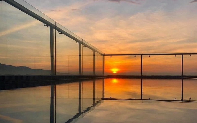 Mường Thanh Hotel rooftop bar Da Nang sunset