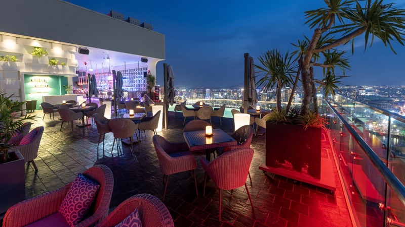 Wink Hotel Da Nang Riverside rooftop