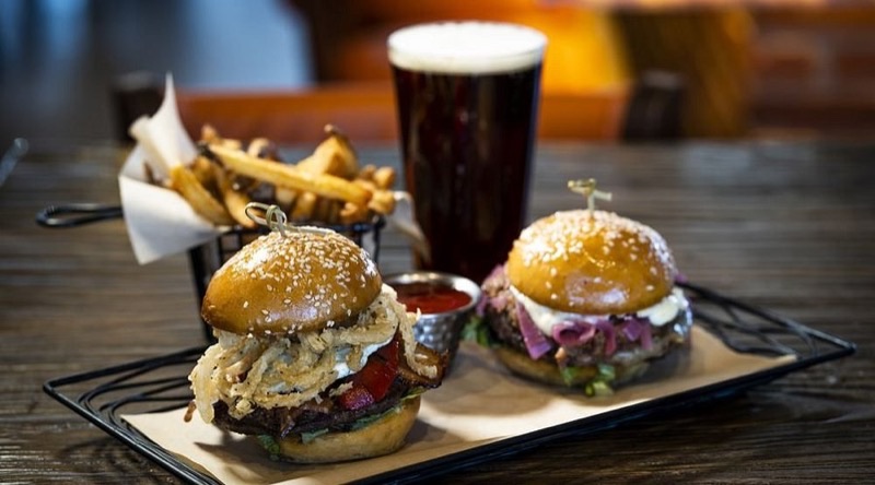 5280 Burger Bar in Downtown / 16th Street Mall — Situated on the bustling 16th Street Mall, 5280 Burger Bar offers an upscale cas