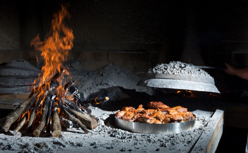 Konoba Dubrava peka restaurant in Brgat near Dubrovnik