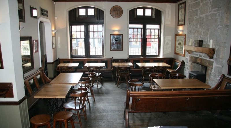 Cloisters Bar in Edinburgh Tollcross