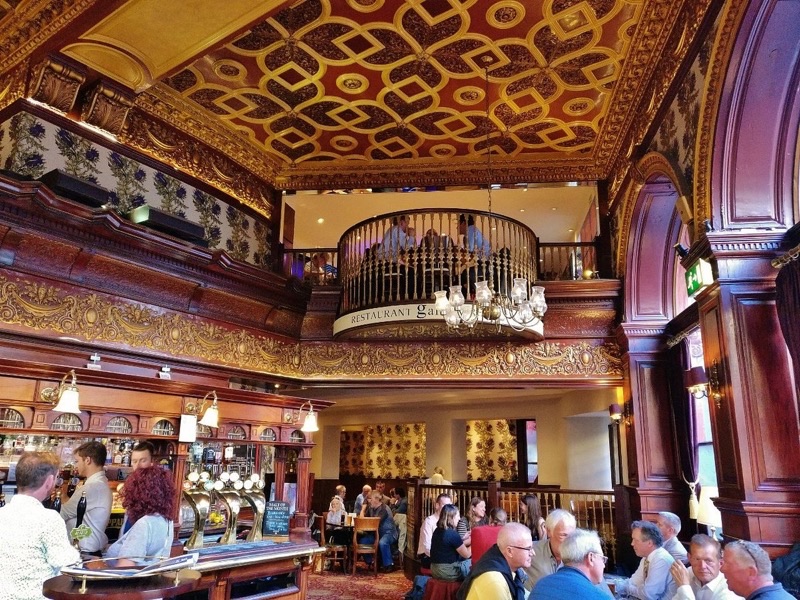 The Guildford Arms Victorian pub in Edinburgh New Town
