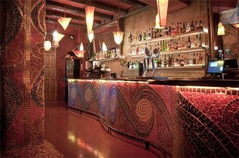 La Fianna cocktail bar in El Born, Barcelona