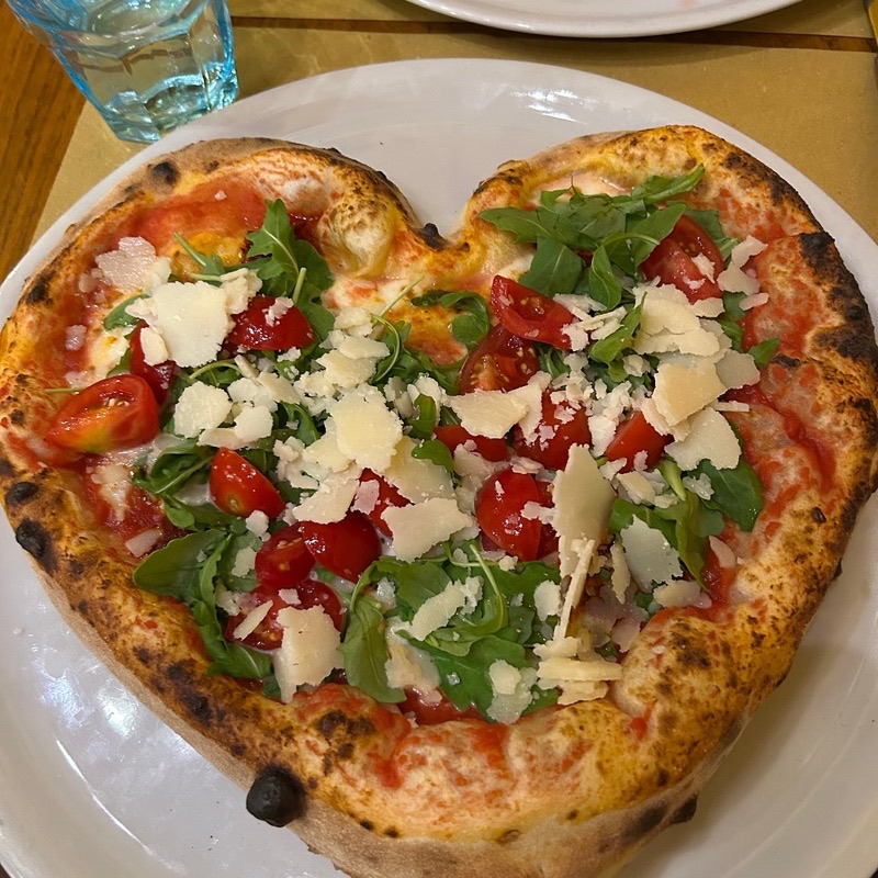 Gusta Pizza in Santo Spirito — A Florentine institution, Gusta Pizza is renowned for its authentic Neapolitan p