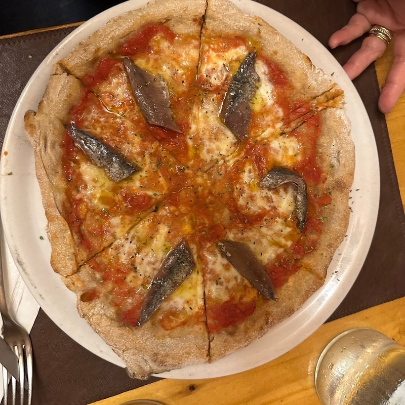 La Divina Pizza in Santa Croce — Offering exquisite 'pizza al taglio' with a focus on artisanal doughs and creati
