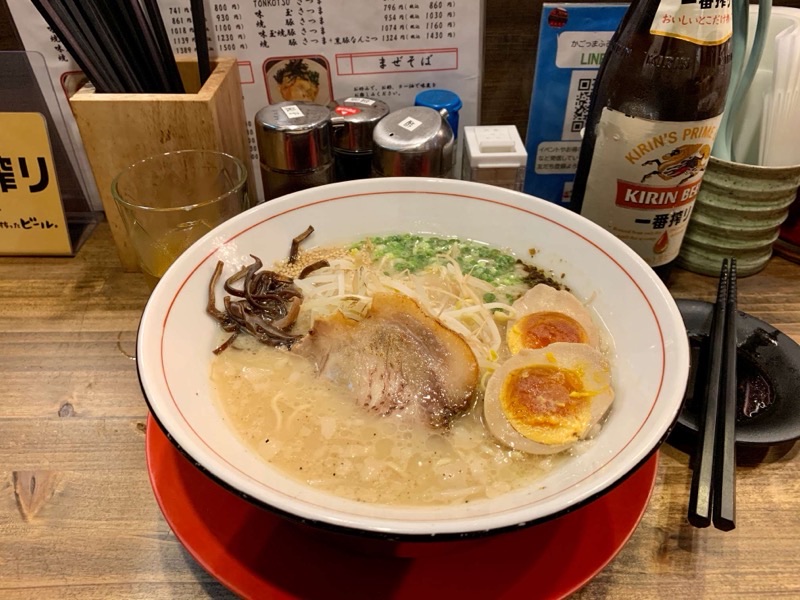 Hakata Ramen Akanoren (博多ラーメン 赤のれん) in Hakata area