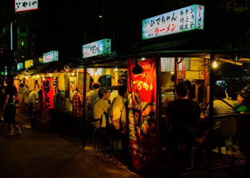 Genkai yatai tempura stall in Nakasu, Fukuoka