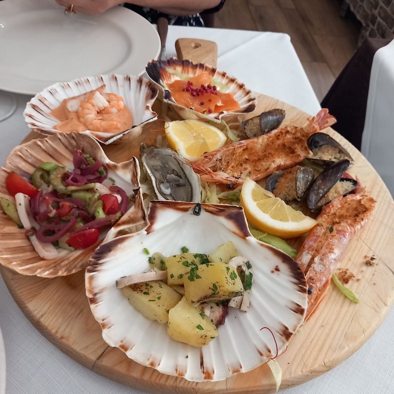 Pizzeria la Forchetta in Centro Storico — La Forchetta is a dependable choice for well-made, wood-fired pizzas with a focu