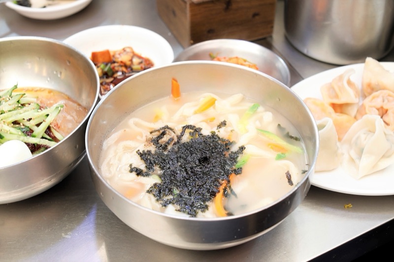 9 Best Mandu (Dumplings) in Gwangjang Market