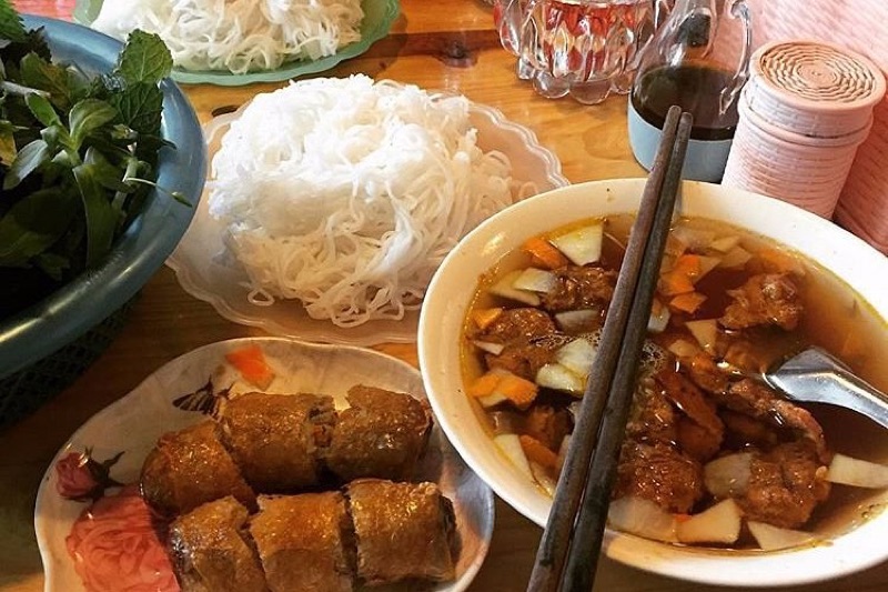 Bún Chả Tạ restaurant in Hanoi's Old Quarter