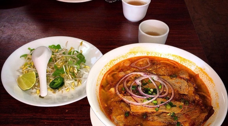 Phở Quỳnh in 323 Phạm Ngũ Lão