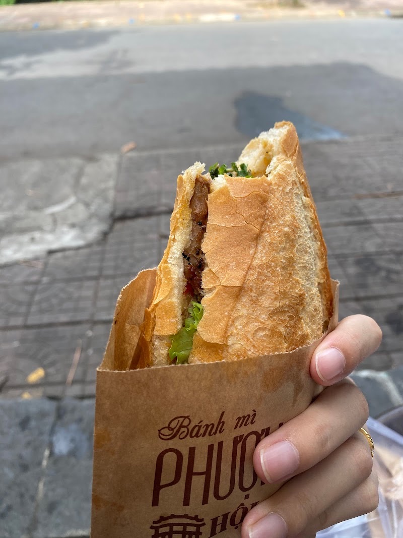 Bánh Mì Phượng in Unknown