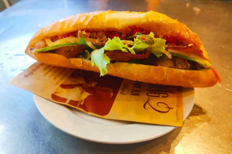 Bánh Mì Phố Cổ — Old Town breakfast bánh mì