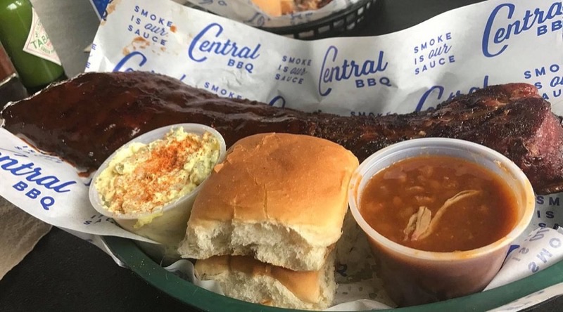 Nam Shan Restaurant in Shek Kip Mei — Nam Shan Restaurant offers a taste of old Hong Kong with its traditional Cantone