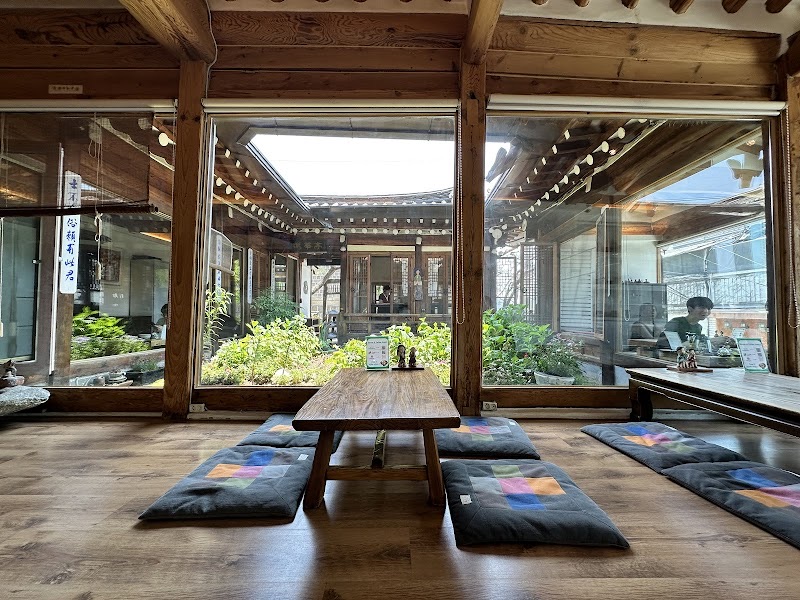Chatteul traditional tea house in Bukchon, Seoul