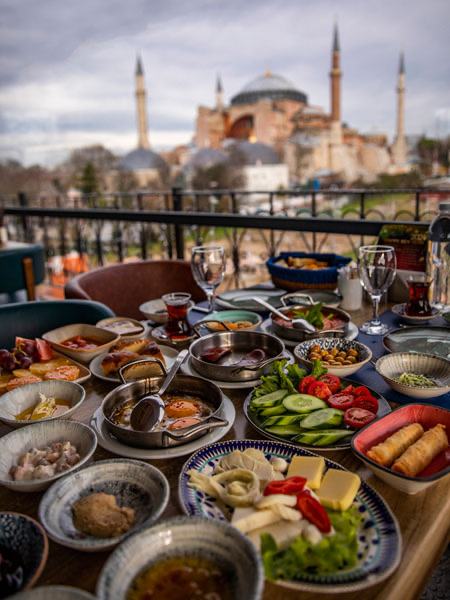 Seven Hills Restaurant in Cankurtaran, Tevkifhane Sk. No:8 Kat:3, 34122 Fatih/İstanbul, Türkiye