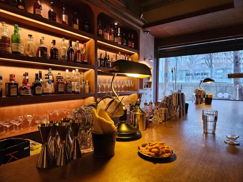 Bar Swallow craft cocktail bar in Itaewon Seoul