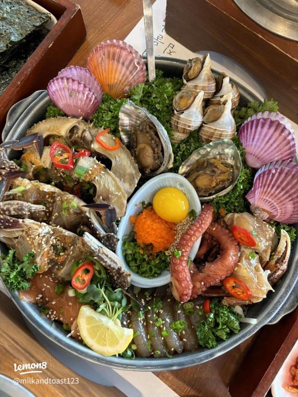 Gwangandatchi full course seafood restaurant in Busan