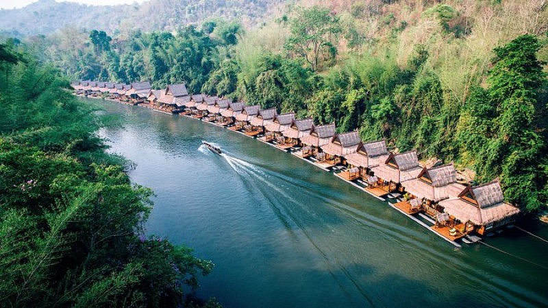 FloatHouse Bar and Bistro on the River Kwai