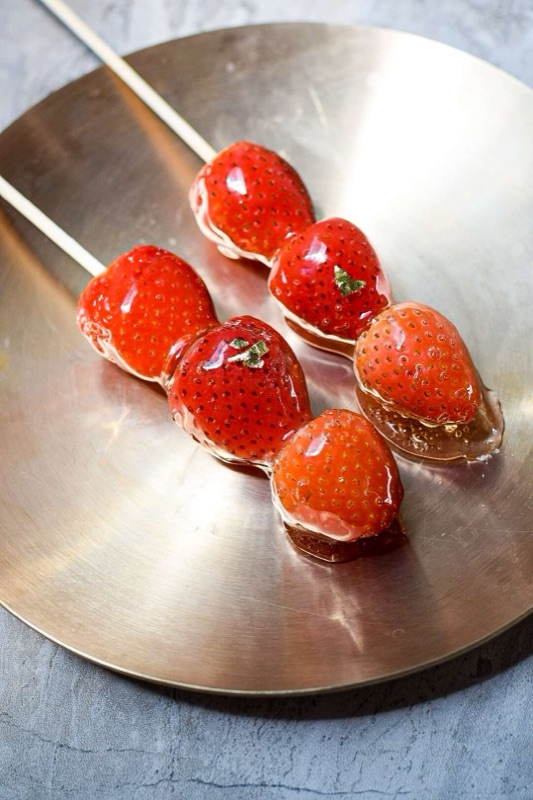 Mikiya candied strawberries in Kobe Nankinmachi