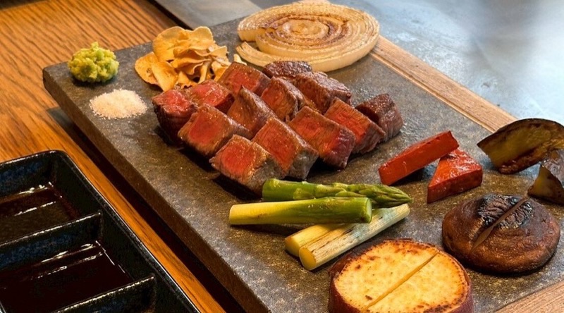 Kobe Beef Steak Hanamura in Sannomiya — Hanamura offers a more intimate and refined teppanyaki experience compared to so