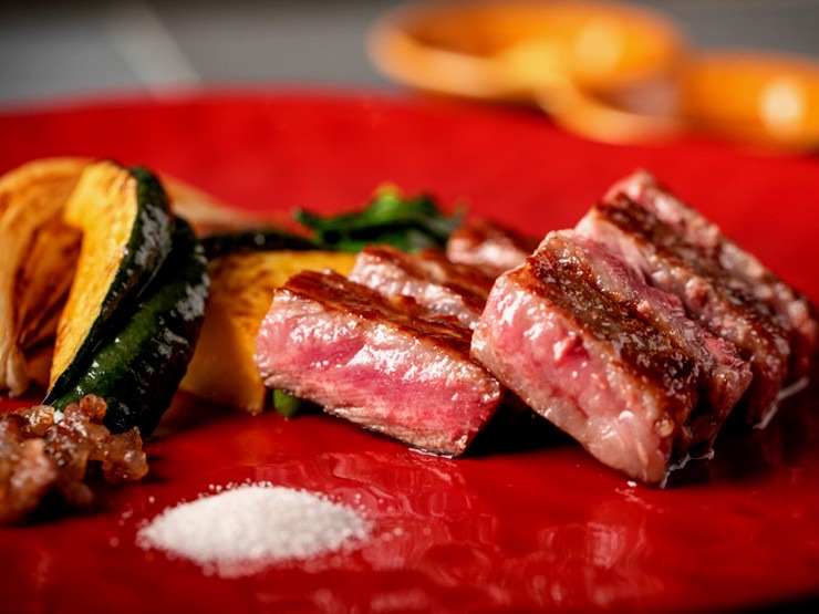 Teppanyaki Steak SAKURA in Sannomiya — Teppanyaki Steak SAKURA offers an accessible and enjoyable Kobe beef experience.