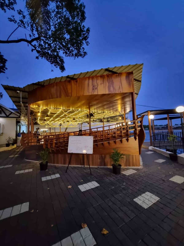Riverside Grill in Kothad, Kadamakkudy, opposite Nihara Resort