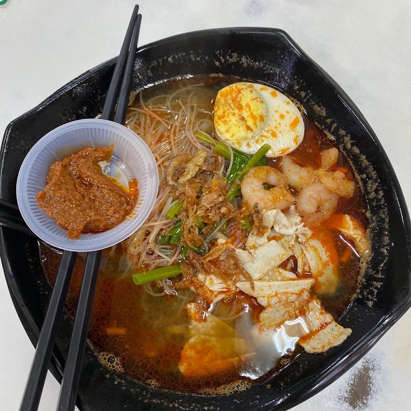 O&S Restaurant curry mee and asam laksa in Petaling Jaya