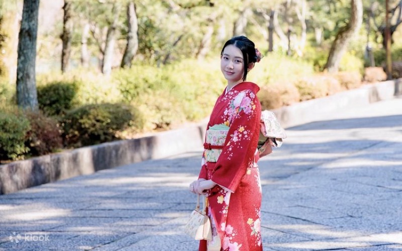 Wakana boutique kimono rental in Gion, Kyoto