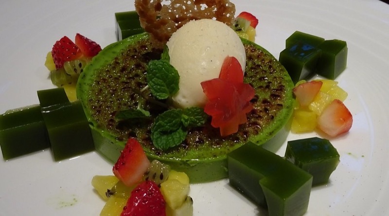 Fukujuen Kyoto Main Shop in Shijo-dori — A long-established tea merchant since 1790, Fukujuen offers a multi-story experi